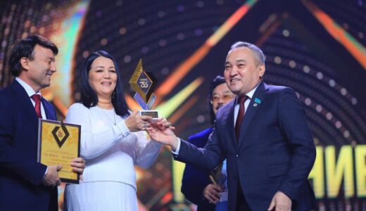 ディマシュ　カザフスタンの文化勲章を受賞